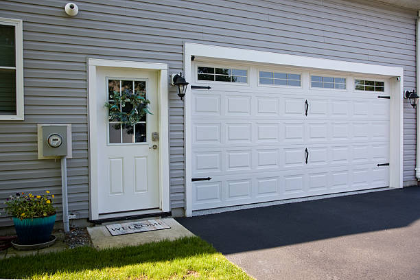 24/7 Emergency Garage Door Panel Replacement experts in Ely, IA